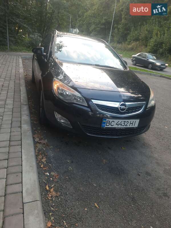 Opel Astra 2011