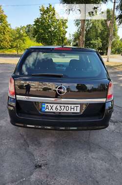 Универсал Opel Astra 2011 в 