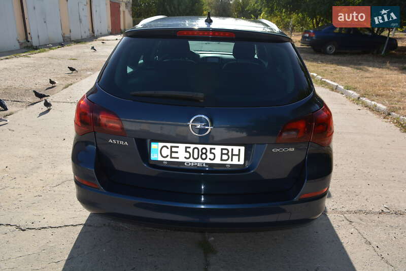 Универсал Opel Astra 2012 в Новоднестровске