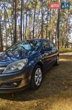Хэтчбек Opel Astra 2006 в 