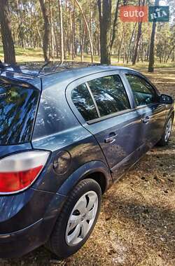 Хэтчбек Opel Astra 2006 в 