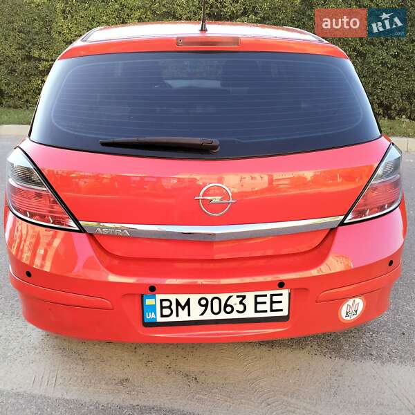 Хэтчбек Opel Astra 2013 в Сумах
