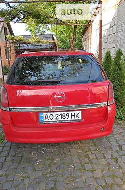 Універсал Opel Astra 2005 в Хусті