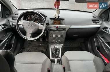 Универсал Opel Astra 2005 в 
