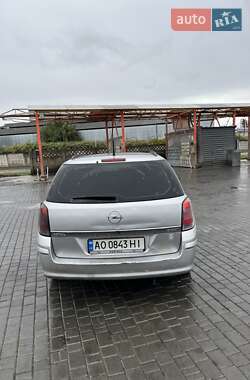 Универсал Opel Astra 2005 в Мукачево