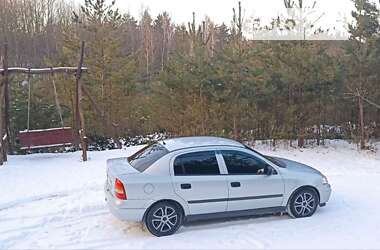Седан Opel Astra 2004 в Подволочиске