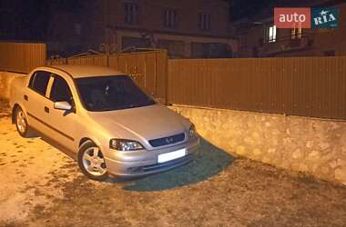 Седан Opel Astra 2004 в Подволочиске