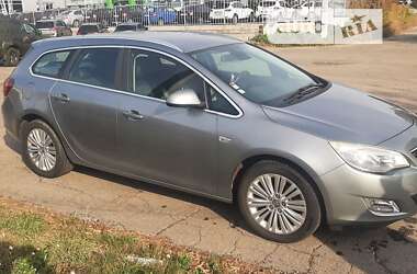 Универсал Opel Astra 2011 в Полтаве