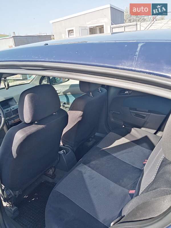 Хэтчбек Opel Astra 2006 в Херсоне
