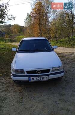 Универсал Opel Astra 1995 в Самборе