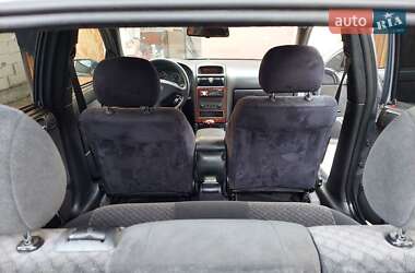 Хэтчбек Opel Astra 2003 в 