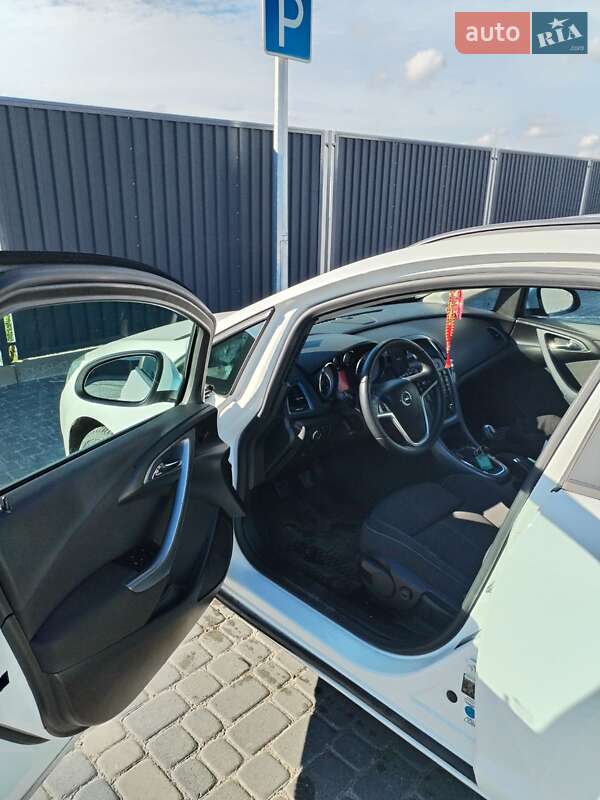 Opel Astra 2013