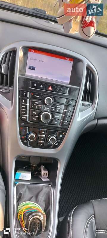 Универсал Opel Astra 2014 в Хусте