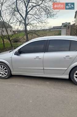 Хэтчбек Opel Astra 2004 в Мукачево