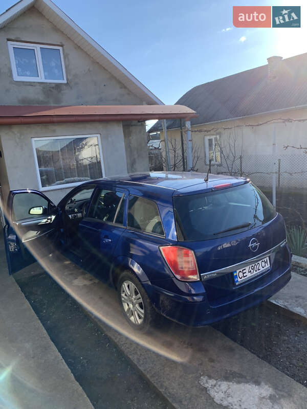 Универсал Opel Astra 2009 в Черновцах
