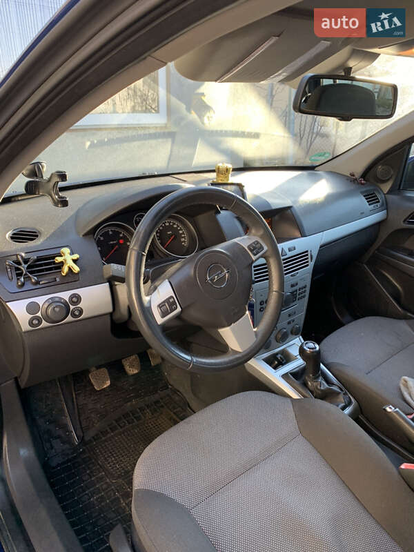 Универсал Opel Astra 2009 в Черновцах