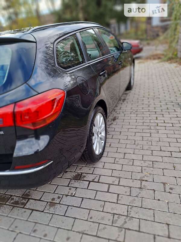 Универсал Opel Astra 2014 в Радивилове