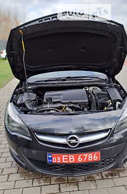 Універсал Opel Astra 2014 в Радивиліві