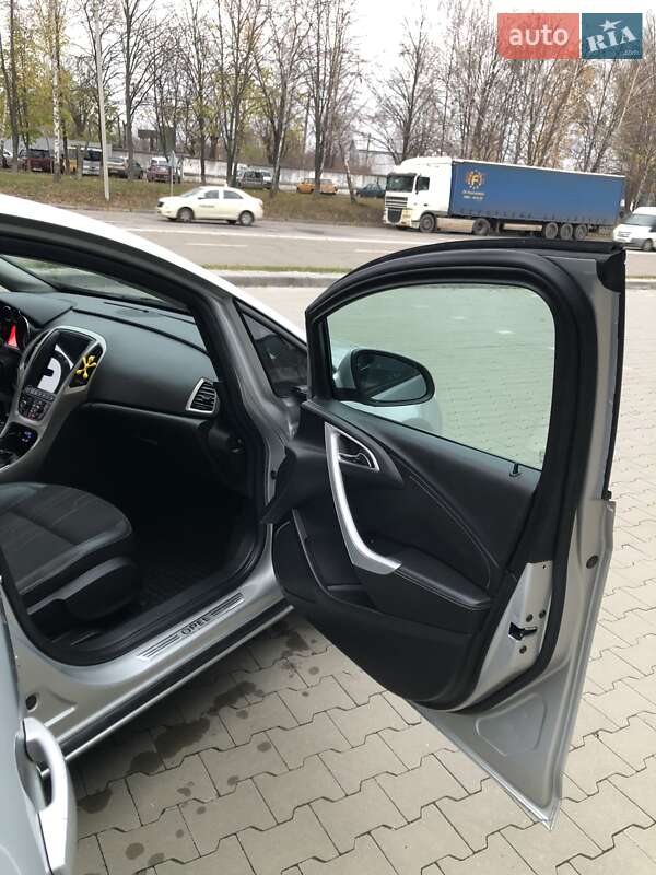 Хэтчбек Opel Astra 2012 в Белой Церкви