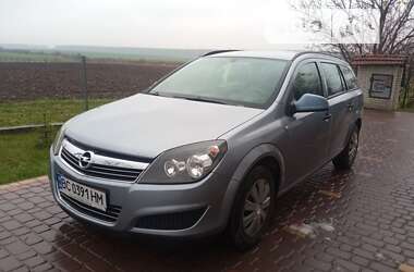 Універсал Opel Astra 2010 в Львові