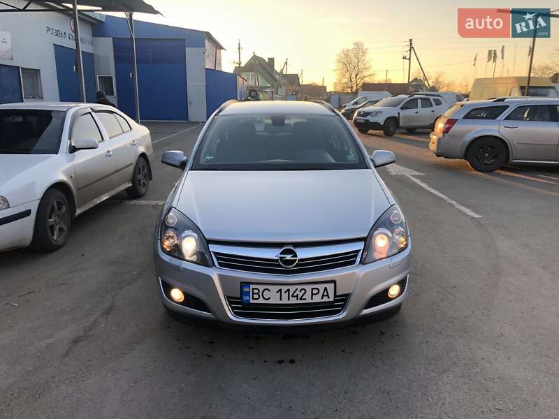 Универсал Opel Astra 2008 в Черкассах