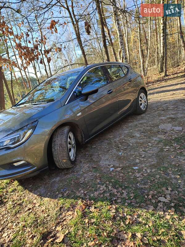 Хетчбек Opel Astra 2017 в Овручі