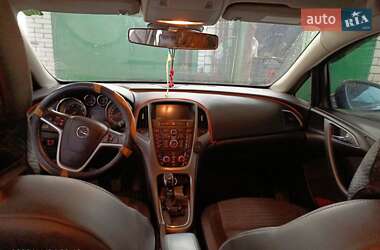 Универсал Opel Astra 2014 в 