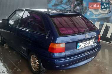 Хэтчбек Opel Astra 1993 в Самборе