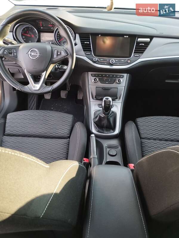 Универсал Opel Astra 2016 в Талалаевке