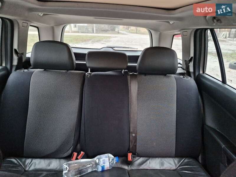 Универсал Opel Astra 2009 в Зачепиловке