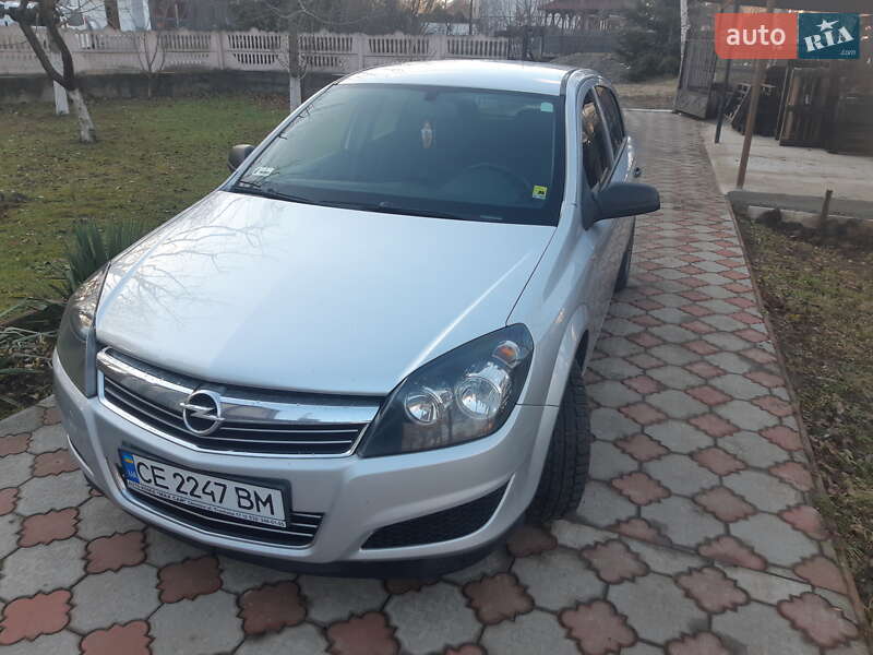 Opel Astra 2011