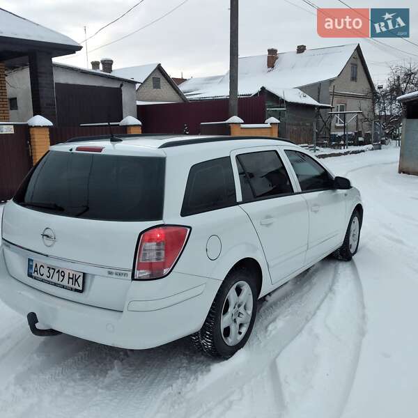 Универсал Opel Astra 2007 в Луцке