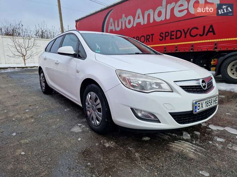 Універсал Opel Astra 2011 в Хмельницькому
