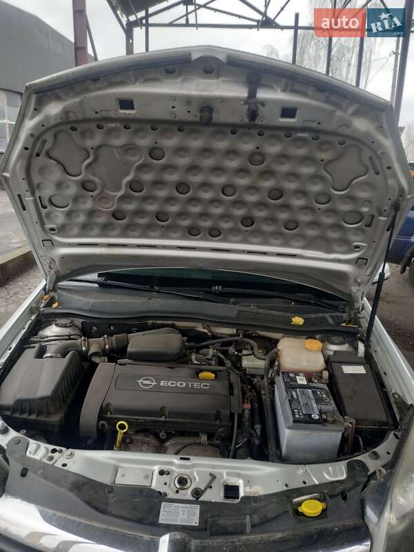 Универсал Opel Astra 2005 в Чернигове