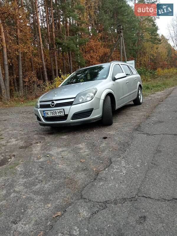 Универсал Opel Astra 2005 в Ровно