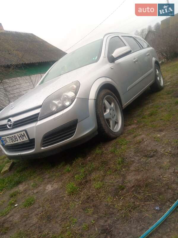 Универсал Opel Astra 2005 в Ровно