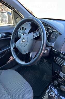 Універсал Opel Astra 2010 в Кривому Розі