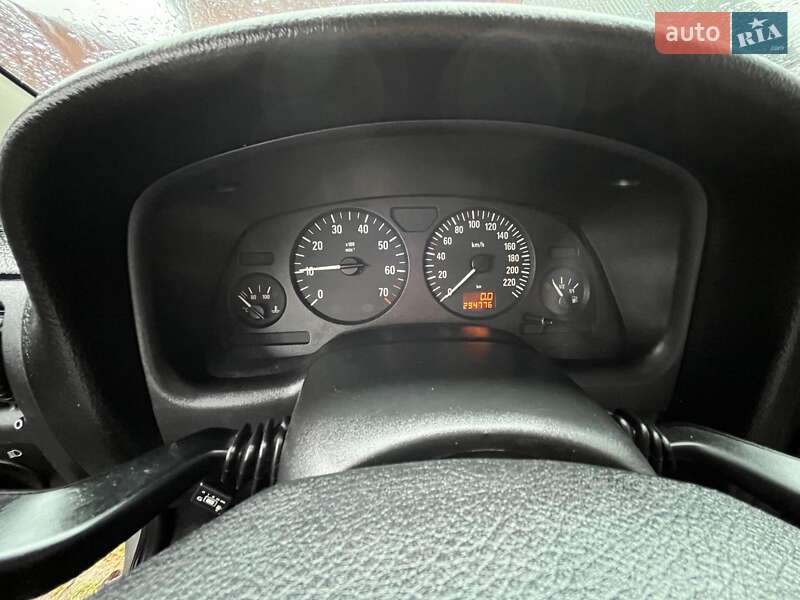 Седан Opel Astra 2005 в Турийске