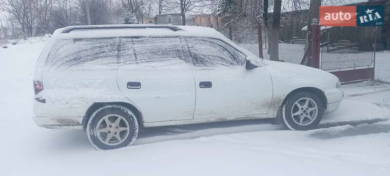 Универсал Opel Astra 1995 в Дрогобыче