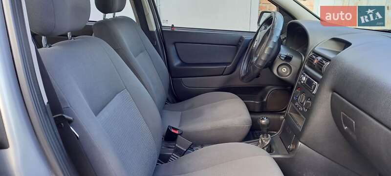 Седан Opel Astra 2008 в Хмельницькому