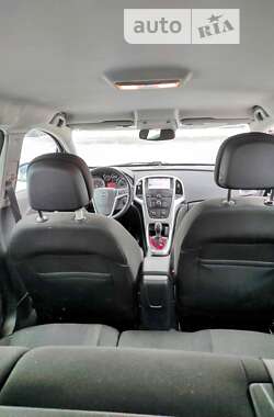 Універсал Opel Astra 2013 в Полтаві