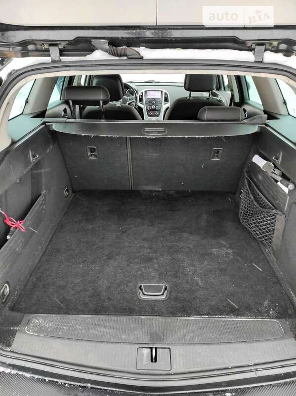 Універсал Opel Astra 2013 в Полтаві