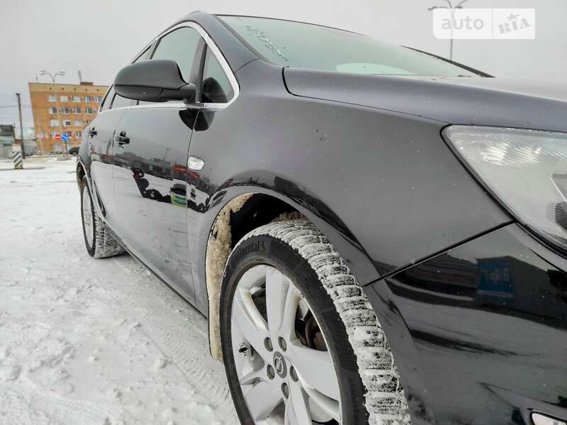 Універсал Opel Astra 2013 в Полтаві