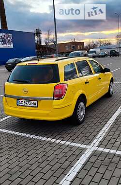 Універсал Opel Astra 2010 в Нововолинську