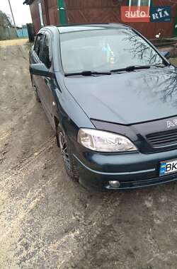 Седан Opel Astra 2005 в Ровно