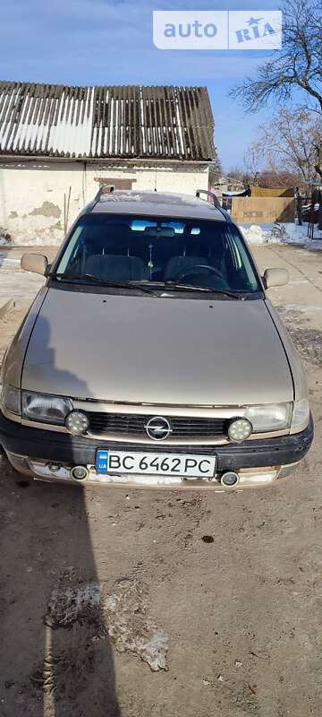 Універсал Opel Astra 1998 в Луцьку