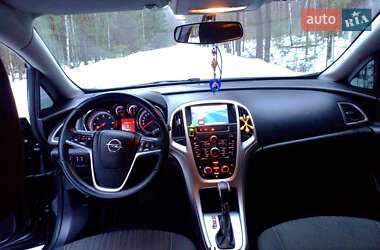 Універсал Opel Astra 2012 в Житомирі