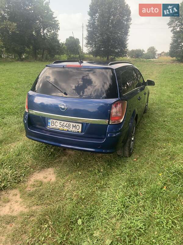Универсал Opel Astra 2009 в Стрые