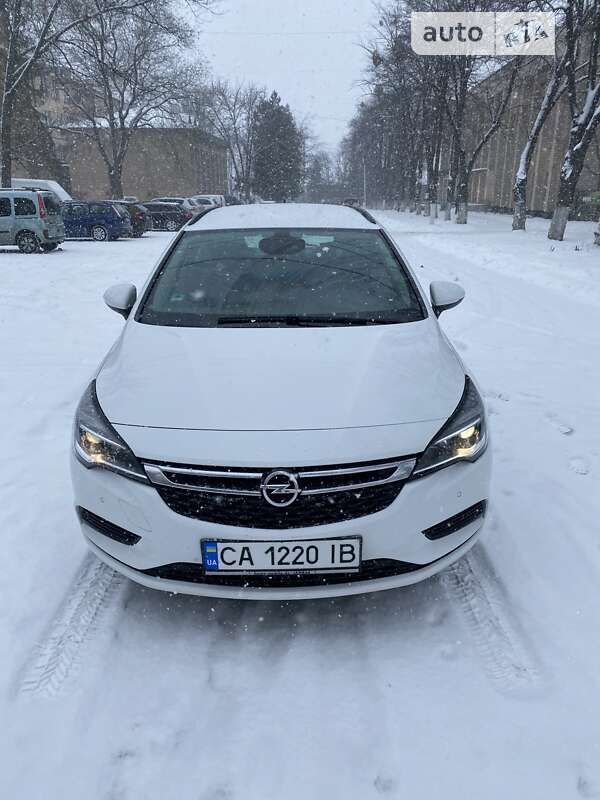 Універсал Opel Astra 2016 в Звенигородці