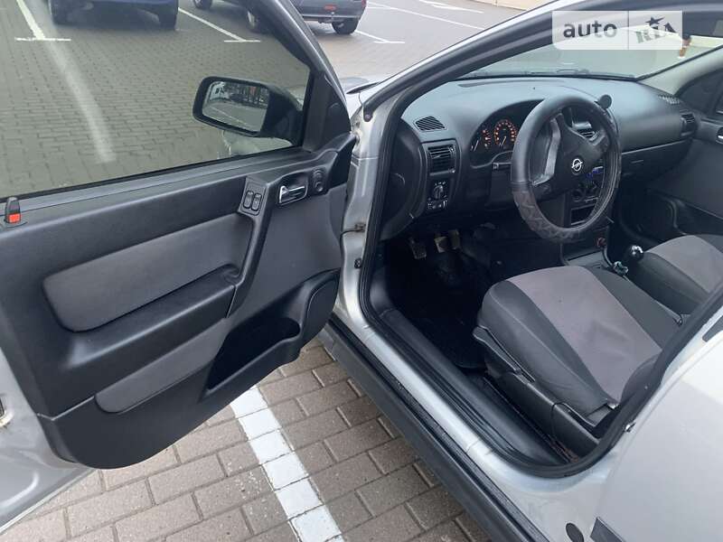 Седан Opel Astra 2008 в Хусте